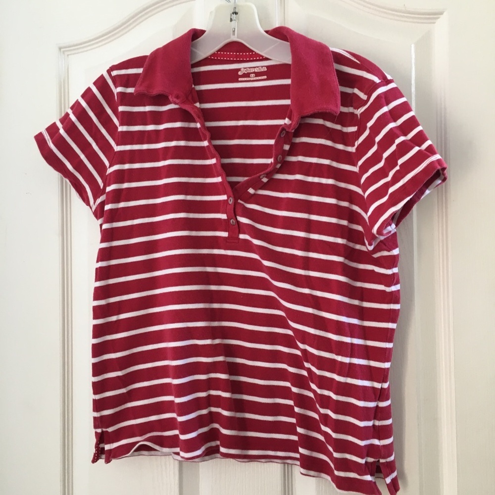 FINAL MARKDOWN Ladies St. John’s bay tee medium